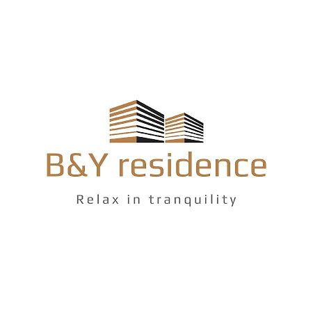 B And Y Residence Chiang Mai Bagian luar foto