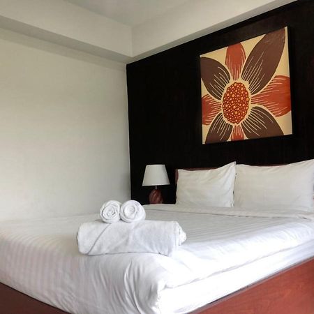 B And Y Residence Chiang Mai Bagian luar foto
