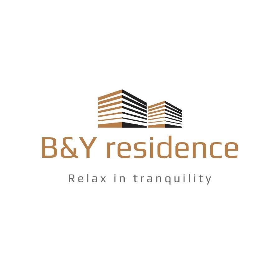 B And Y Residence Chiang Mai Bagian luar foto