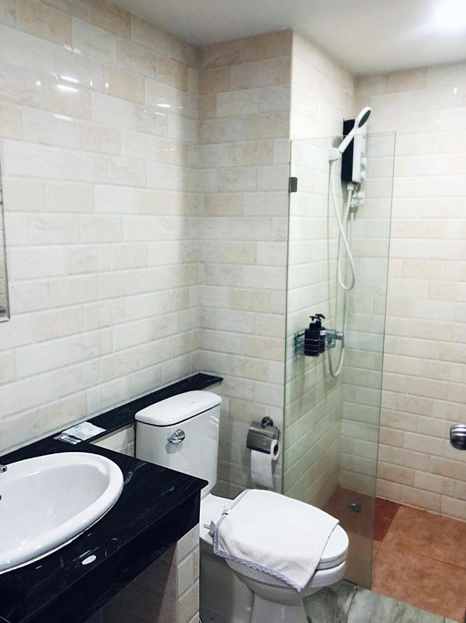 B And Y Residence Chiang Mai Bagian luar foto