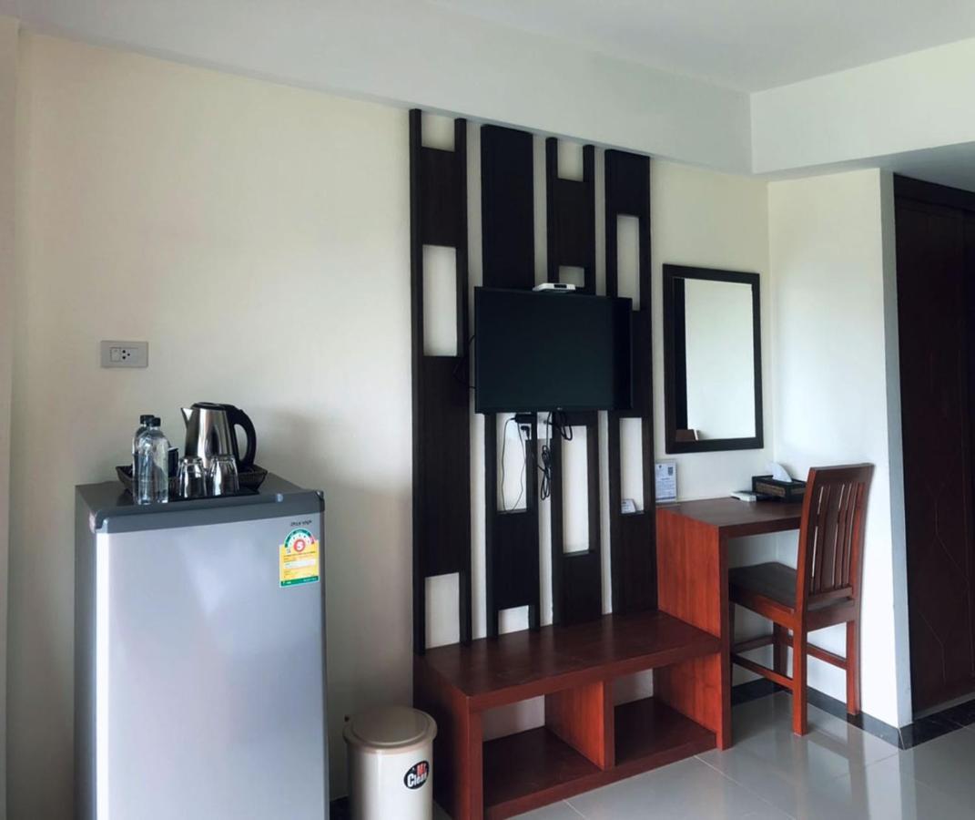 B And Y Residence Chiang Mai Bagian luar foto